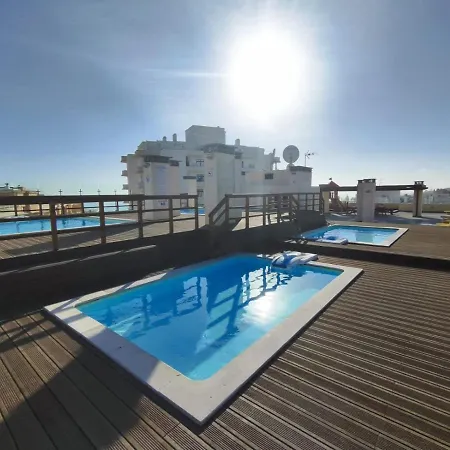 Ocean Terrace With Pool By Homing Apartamento *