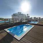 Ocean Terrace With Pool By Homing דירה *